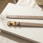 Elegant Slim Leather Belt with Signature Gold H-Buckle – Taupe - Image 3