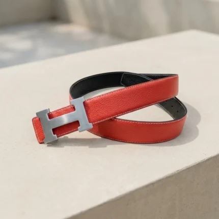 Womens luxury reversible red and black leather belt with silver H buckle (3)